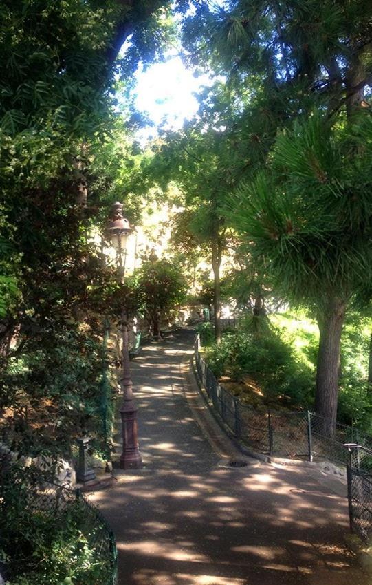Charm & Comfort A Montmartre Paris Exterior foto